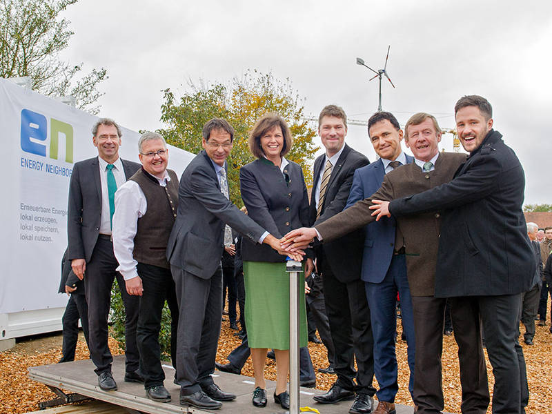 Projekt EEBatt: Lokaler Großspeicher für erneuerbare Energien geht in Betrieb