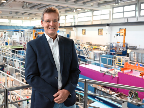 20260901 Andreas Meyer LR 4zu3