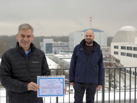 Die Preisträger Dr. Ralph Gilles (links) und Dr. Markus Hölzel (rechts)