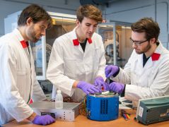 20250328 frm2 cern ah 893993 bild1 43