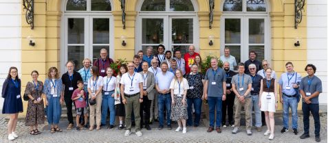 MLZ_conference_groupphoto