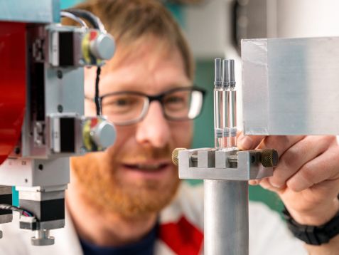 Neutrons show how pre-filled syringes clog 2.pic