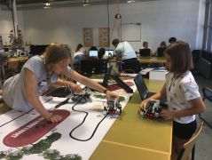 Mädchen Machen Technik - Roboter
