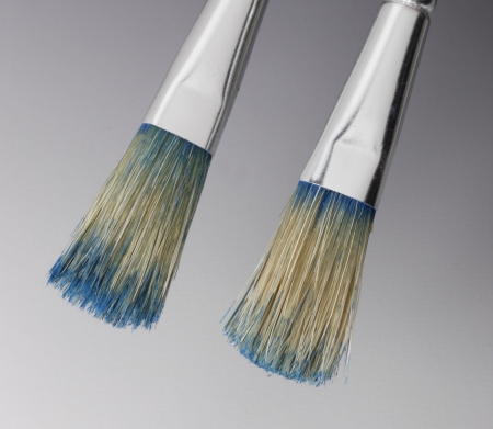 Thanks to neutron research: novel colour remover cleans brushes without solvent