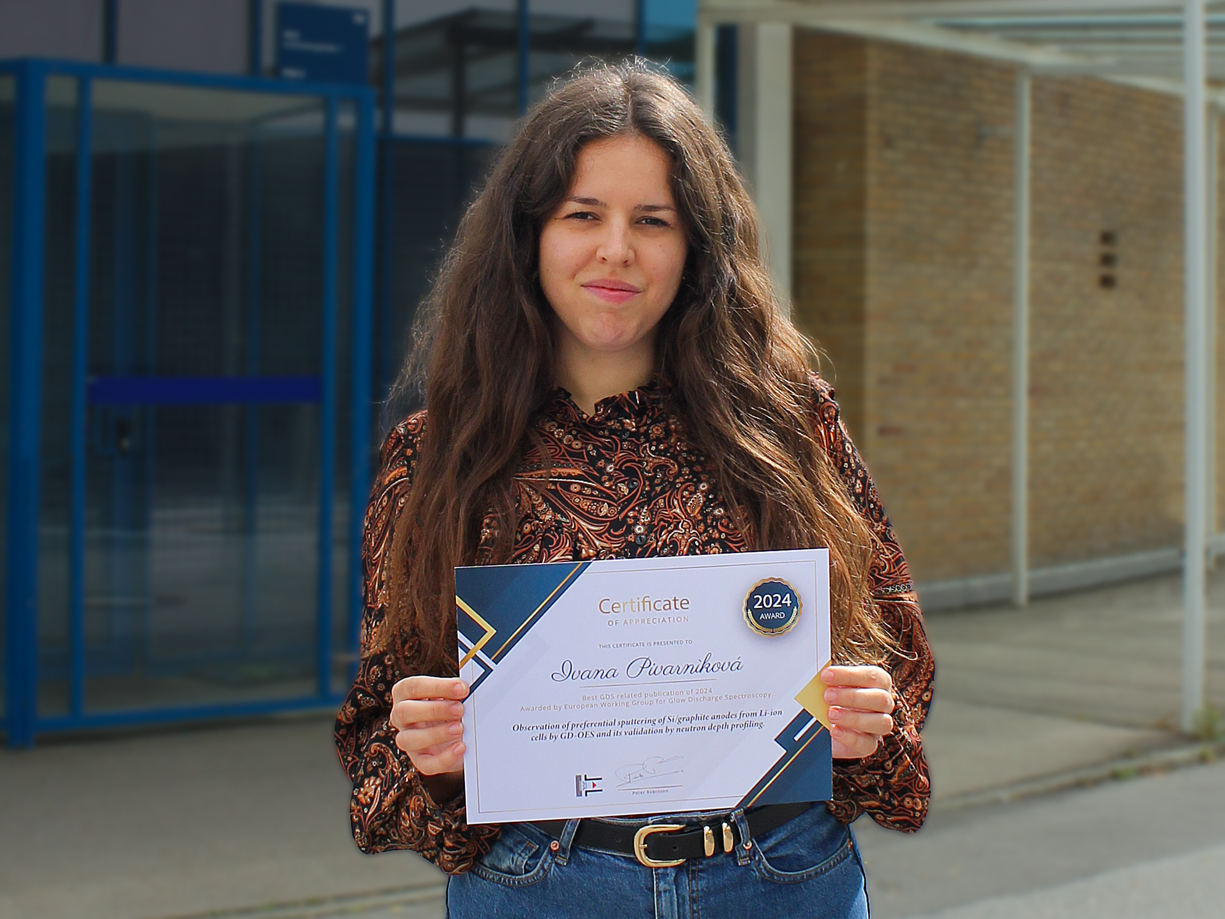 Ivana Pivarníková awarded the 2024 Edward Steers Memorial Award for Best Glow Discharge Paper