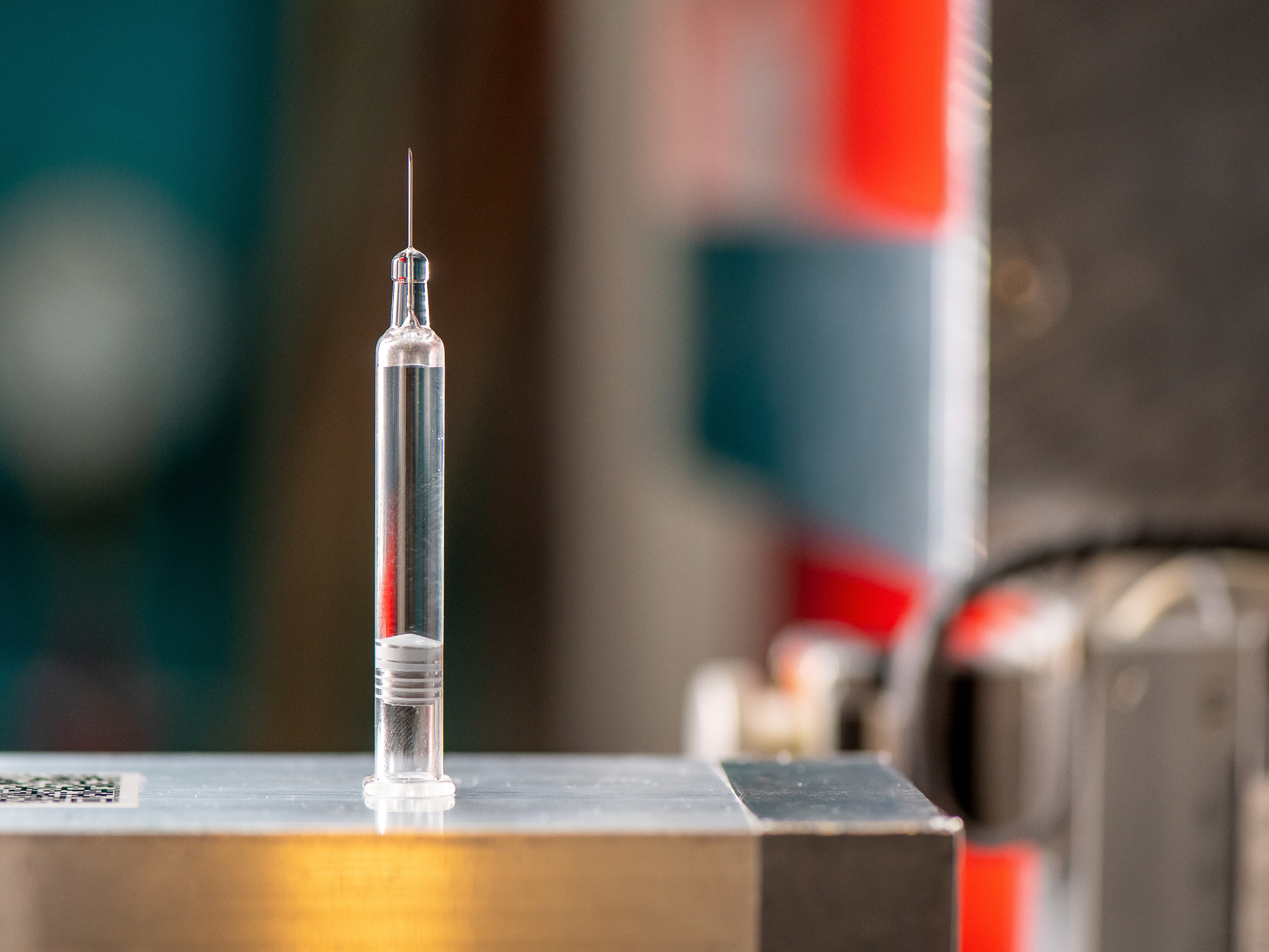 Neutrons show how pre-filled syringes clog 
