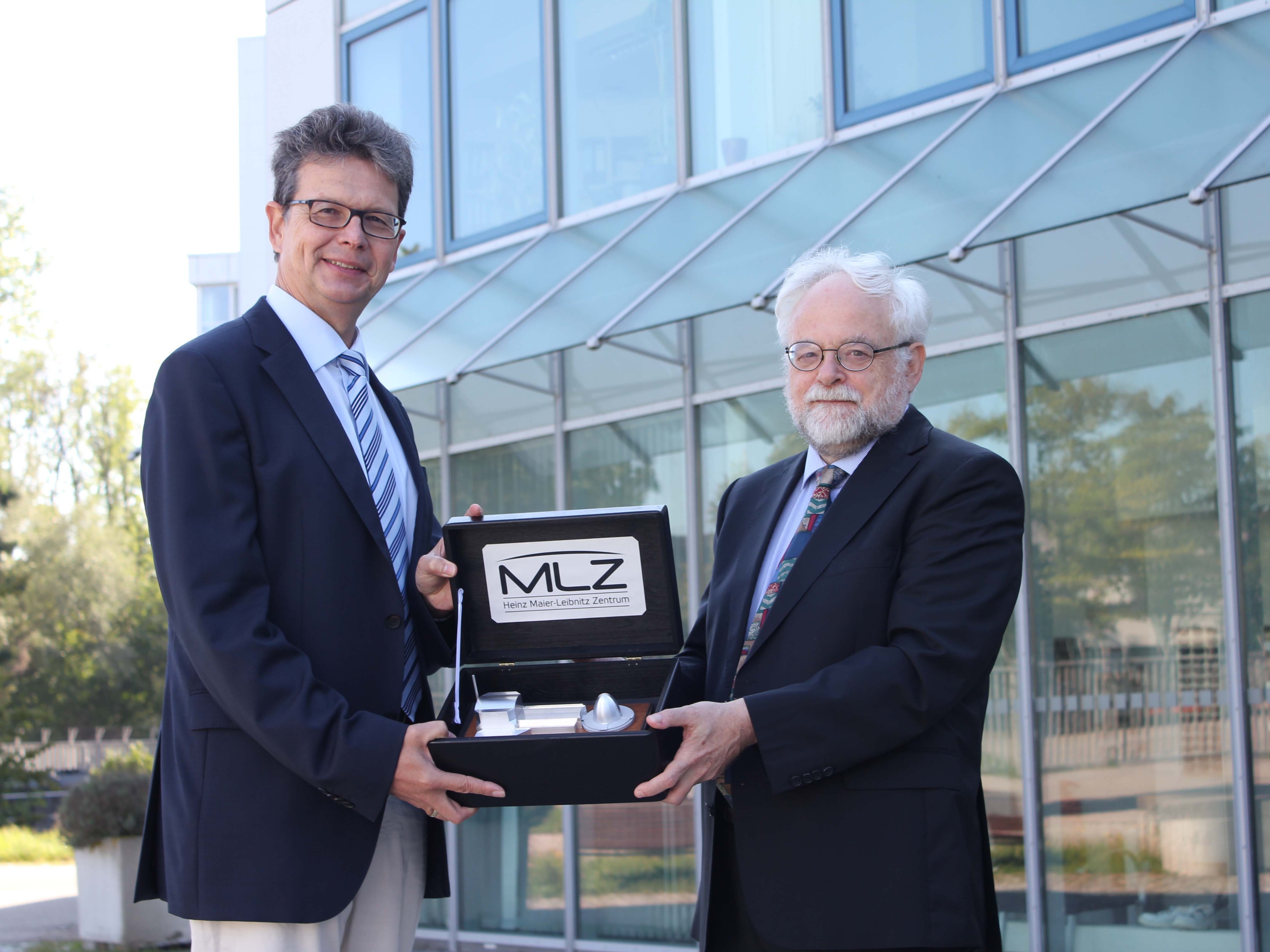 Precise turning in three degrees of freedom: MLZ Prize for Prof. Wolfgang Schmahl