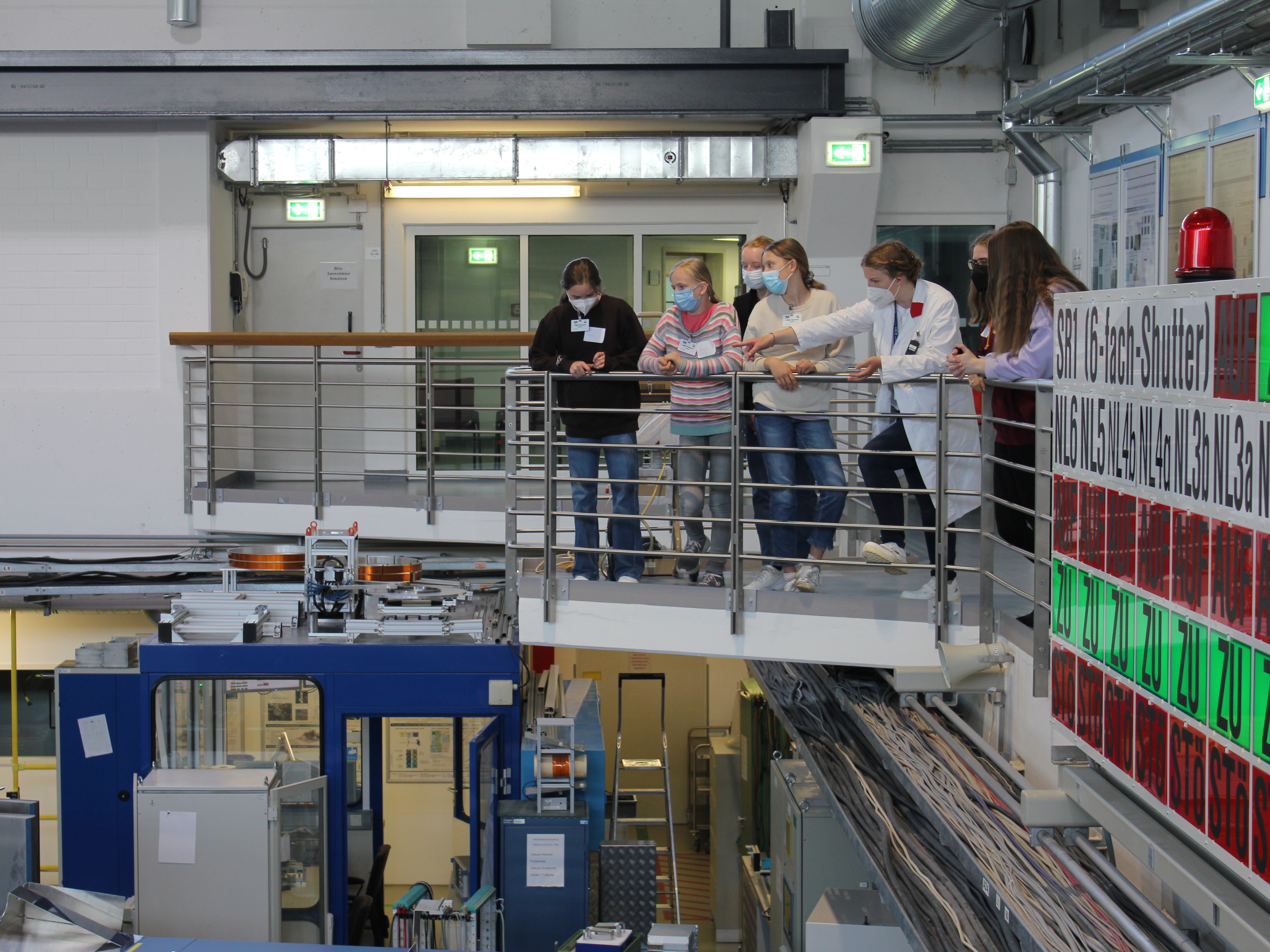 Hands-on science: Girls' Day at the research neutron source