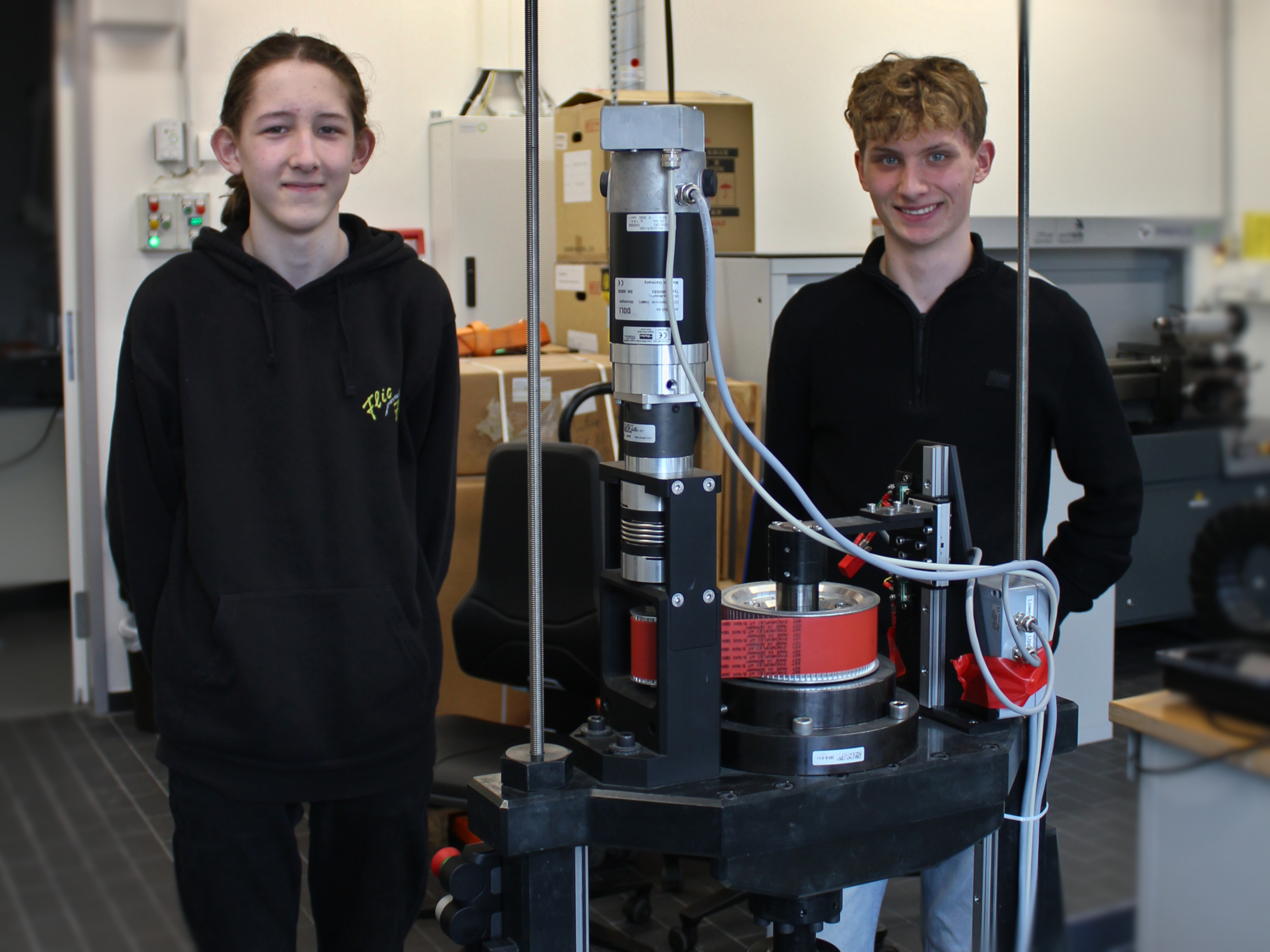 Tensile strength and precision: An internship at the MLZ 