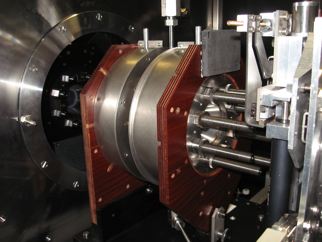 Research at high pressure reveals details on phase transition