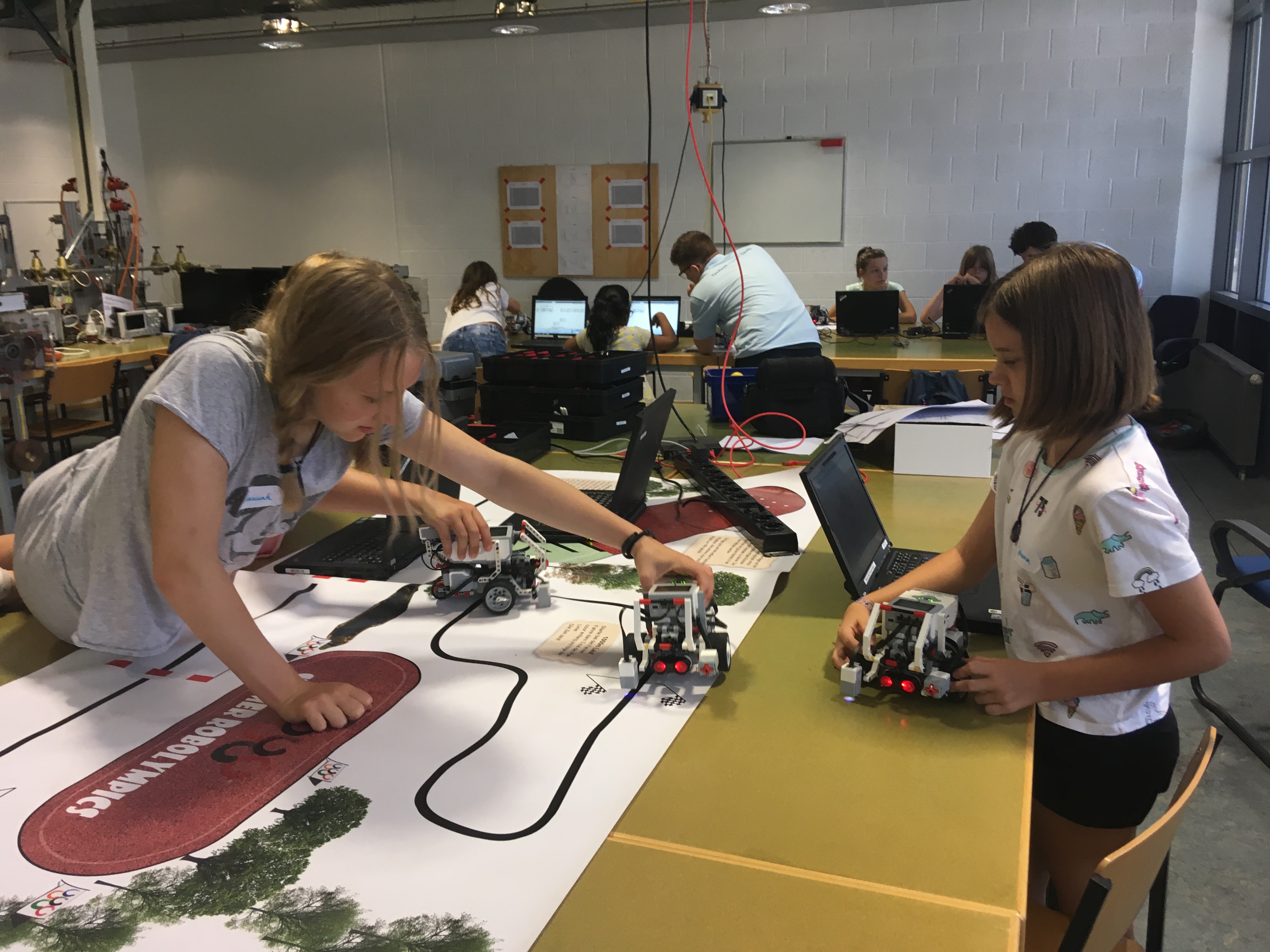 Mädchen machen Technik (Girls making technology 2018)